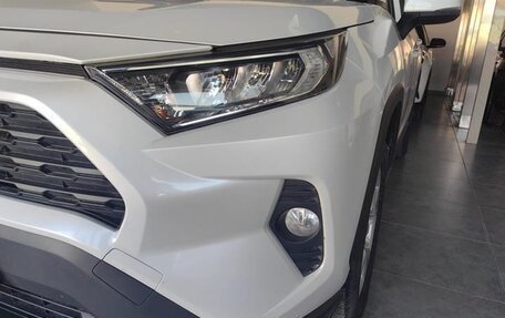 Toyota RAV4, 2021 год, 2 000 010 рублей, 4 фотография