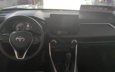 Toyota RAV4, 2021 год, 2 000 010 рублей, 9 фотография
