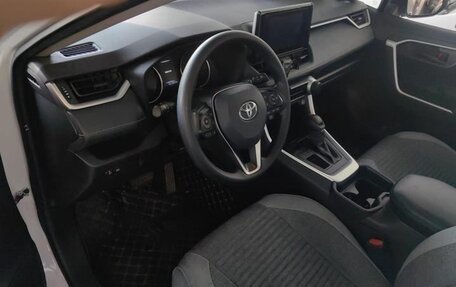 Toyota RAV4, 2021 год, 2 000 010 рублей, 10 фотография
