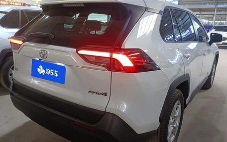 Toyota RAV4, 2022 год, 2 002 010 рублей, 3 фотография
