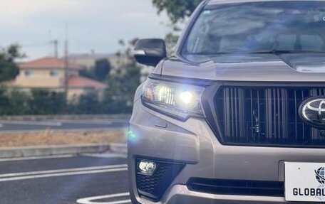 Toyota Land Cruiser Prado 150 рестайлинг 2, 2022 год, 3 780 001 рублей, 10 фотография