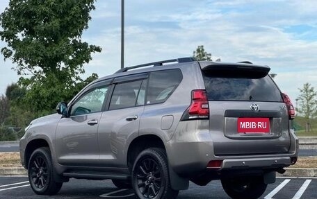 Toyota Land Cruiser Prado 150 рестайлинг 2, 2022 год, 3 780 001 рублей, 7 фотография