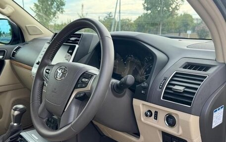 Toyota Land Cruiser Prado 150 рестайлинг 2, 2022 год, 3 780 001 рублей, 19 фотография