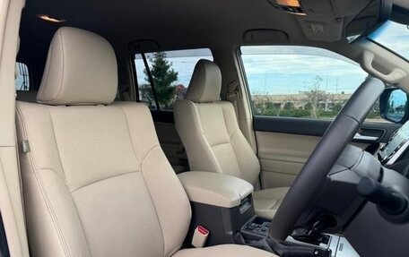 Toyota Land Cruiser Prado 150 рестайлинг 2, 2022 год, 3 780 001 рублей, 18 фотография