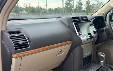 Toyota Land Cruiser Prado 150 рестайлинг 2, 2022 год, 3 780 001 рублей, 20 фотография