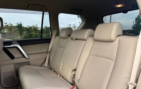Toyota Land Cruiser Prado 150 рестайлинг 2, 2022 год, 3 780 001 рублей, 21 фотография