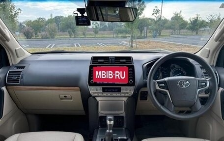 Toyota Land Cruiser Prado 150 рестайлинг 2, 2022 год, 3 780 001 рублей, 17 фотография
