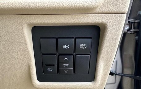 Toyota Land Cruiser Prado 150 рестайлинг 2, 2022 год, 3 780 001 рублей, 29 фотография