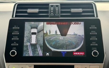Toyota Land Cruiser Prado 150 рестайлинг 2, 2022 год, 3 780 001 рублей, 26 фотография