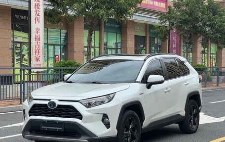 Toyota RAV4, 2021 год, 2 709 010 рублей, 5 фотография