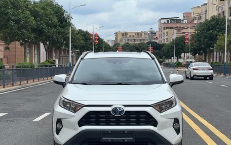 Toyota RAV4, 2021 год, 2 709 010 рублей, 2 фотография