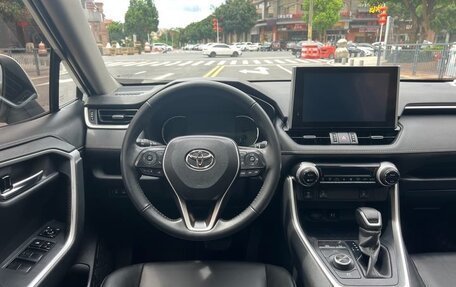 Toyota RAV4, 2021 год, 2 709 010 рублей, 9 фотография