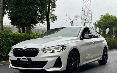 BMW 1 серия, 2021 год, 1 700 000 рублей, 1 фотография