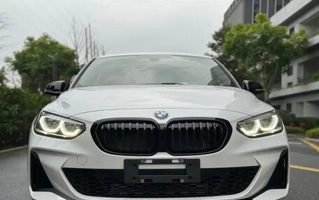 BMW 1 серия, 2021 год, 1 700 000 рублей, 2 фотография
