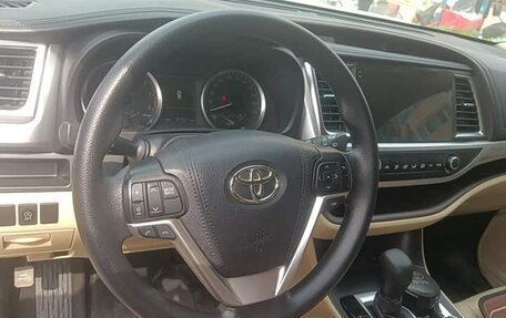 Toyota Highlander III, 2021 год, 2 685 030 рублей, 12 фотография