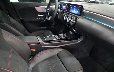 Mercedes-Benz CLA, 2022 год, 3 090 333 рублей, 13 фотография