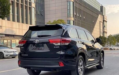 Toyota Highlander, 2021 год, 2 658 030 рублей, 12 фотография