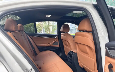 BMW 5 серия, 2022 год, 3 775 000 рублей, 15 фотография
