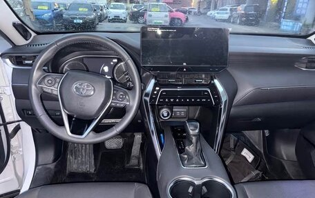 Toyota Harrier, 2022 год, 3 685 030 рублей, 11 фотография