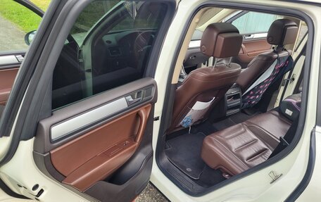 Volkswagen Touareg III, 2011 год, 2 195 000 рублей, 14 фотография