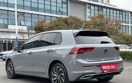Volkswagen Golf VIII, 2022 год, 1 800 000 рублей, 2 фотография