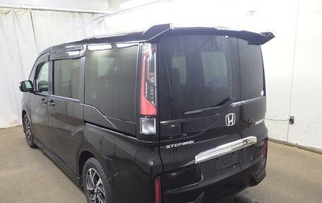 Honda Stepwgn IV, 2020 год, 1 750 000 рублей, 4 фотография