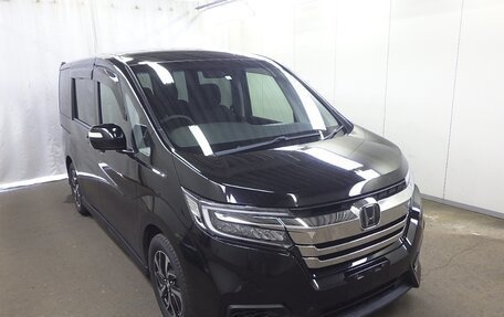 Honda Stepwgn IV, 2020 год, 1 750 000 рублей, 2 фотография