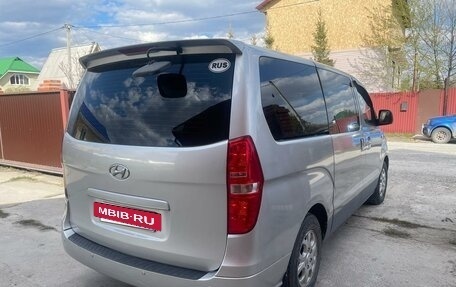 Hyundai Grand Starex Grand Starex I рестайлинг 2, 2008 год, 1 650 000 рублей, 3 фотография