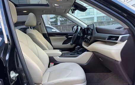 Toyota Highlander, 2022 год, 3 535 010 рублей, 13 фотография