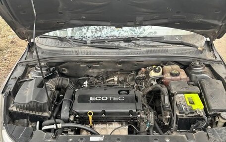 Chevrolet Cruze II, 2010 год, 700 000 рублей, 7 фотография