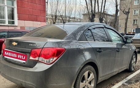 Chevrolet Cruze II, 2010 год, 700 000 рублей, 6 фотография