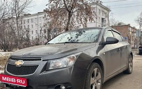 Chevrolet Cruze II, 2010 год, 700 000 рублей, 9 фотография