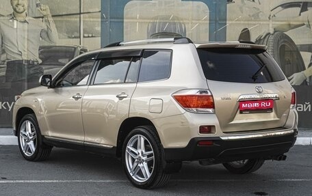 Toyota Highlander III, 2012 год, 2 520 000 рублей, 2 фотография