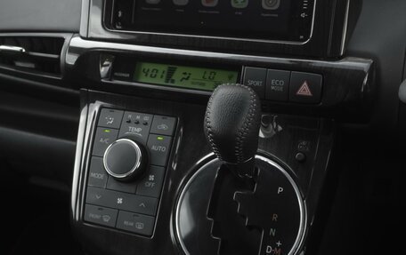 Toyota Wish II, 2010 год, 1 379 000 рублей, 14 фотография
