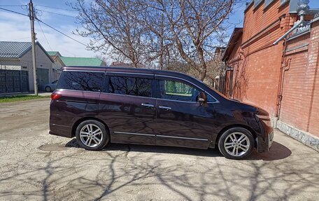 Nissan Elgrand III, 2011 год, 2 250 000 рублей, 3 фотография