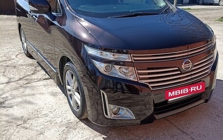 Nissan Elgrand III, 2011 год, 2 250 000 рублей, 2 фотография