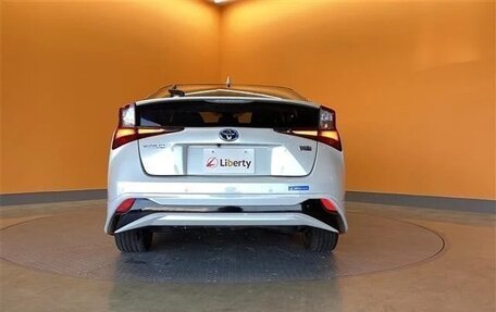 Toyota Prius IV XW50, 2022 год, 2 705 055 рублей, 3 фотография