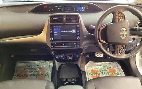 Toyota Prius IV XW50, 2022 год, 2 705 055 рублей, 5 фотография
