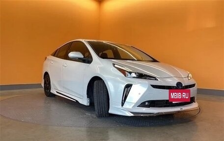 Toyota Prius IV XW50, 2022 год, 2 705 055 рублей, 2 фотография
