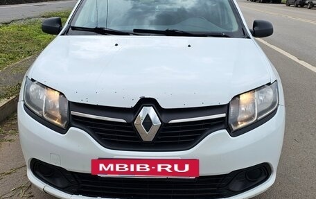 Renault Logan II, 2017 год, 450 000 рублей, 4 фотография