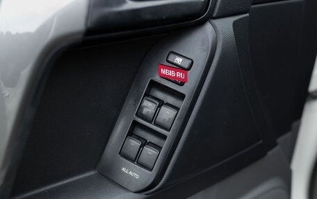 Toyota Land Cruiser Prado 150 рестайлинг 2, 2012 год, 2 900 000 рублей, 16 фотография