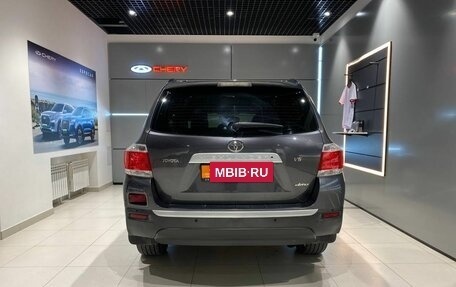 Toyota Highlander III, 2011 год, 1 900 000 рублей, 4 фотография