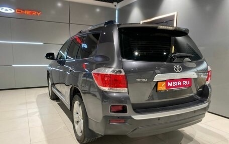 Toyota Highlander III, 2011 год, 1 900 000 рублей, 3 фотография