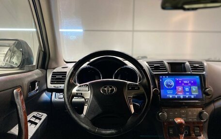 Toyota Highlander III, 2011 год, 1 900 000 рублей, 14 фотография
