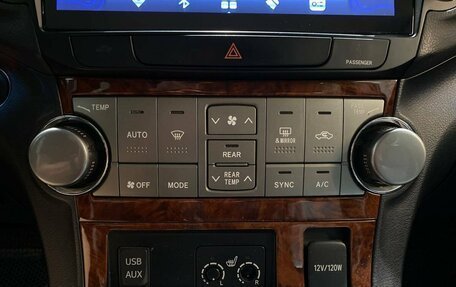 Toyota Highlander III, 2011 год, 1 900 000 рублей, 20 фотография