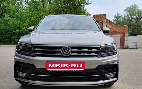 Volkswagen Tiguan II, 2019 год, 3 300 000 рублей, 3 фотография