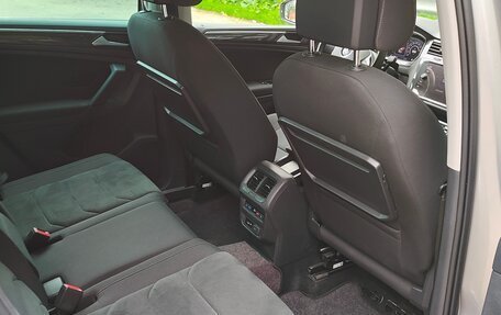 Volkswagen Tiguan II, 2019 год, 3 300 000 рублей, 17 фотография