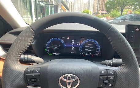 Toyota Camry, 2024 год, 3 100 000 рублей, 11 фотография