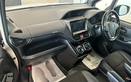 Toyota Noah III, 2018 год, 2 779 000 рублей, 13 фотография