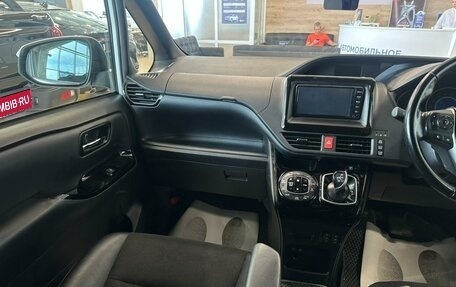 Toyota Noah III, 2018 год, 2 779 000 рублей, 14 фотография